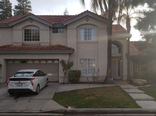 6672 N Ivanhoe Ave, Fresno, CA 93722