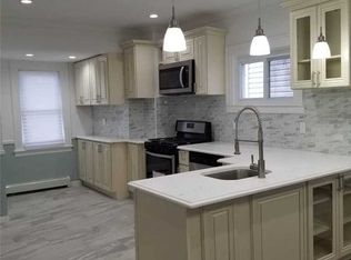 9043 201st St, Jamaica, NY 11423