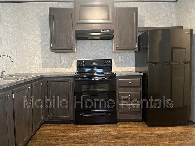 2nd image of 212 Ridgewood Dr