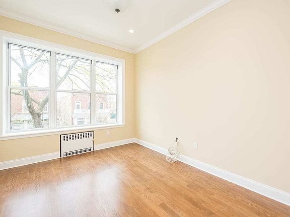 5th image of 3274 45th St APT 2F