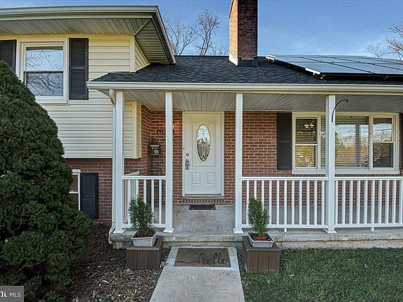 3rd image of 1513 Hillside Dr