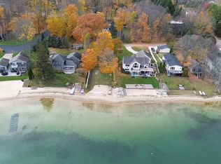 220 NW Silver Lake Rd, Traverse City, MI 49685
