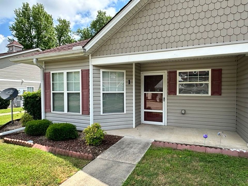 1st image of 18 Station Cir #1B-1Ba-697Sqft