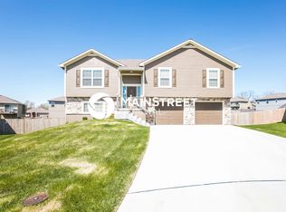 512 Gunnar Dr, Belton, MO 64012
