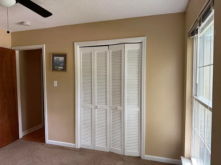 210 Suffolk Dr — Photo 12
