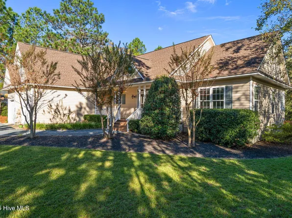 237 Bellhaven Drive, Whispering Pines, NC 28327