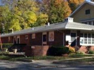 1240 S Main St, Burlington, IA 52601