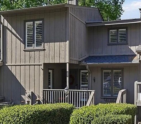 3rd image of 161 Ingleoak Ln