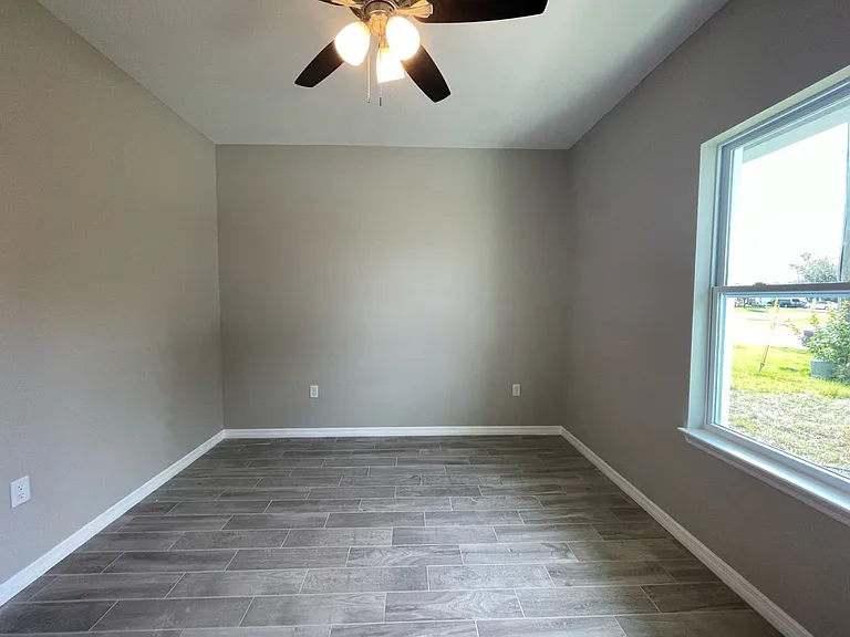 407 Bedlington Ct — Photo 6