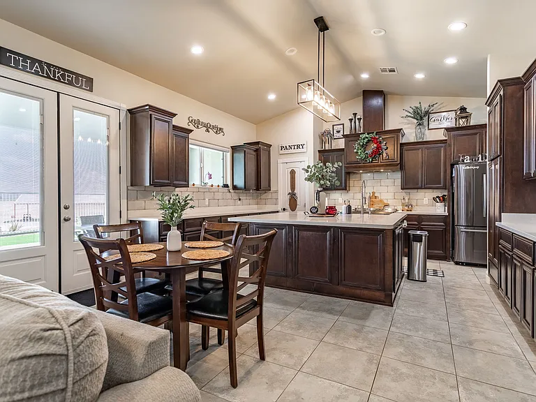 2070 S Araby Rd — Photo 15