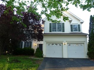 25948 Hartwood Dr, Chantilly, VA 20152