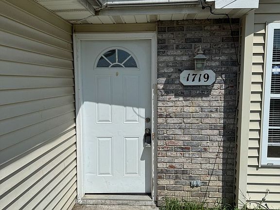 2nd image of 1717-1719 Hanover Blvd
