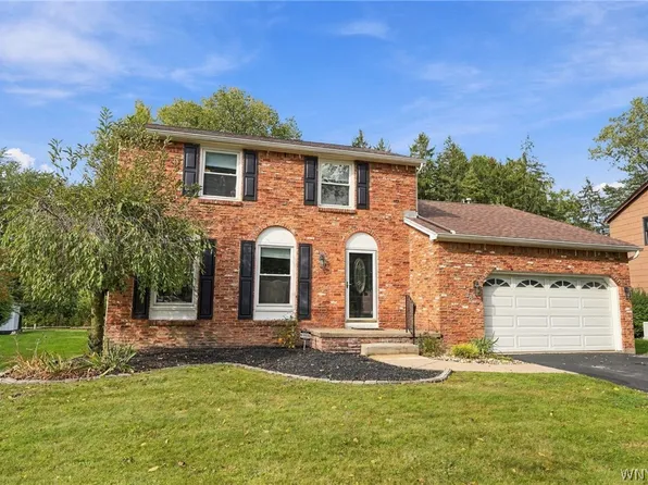 38 Shady Grove Dr, East Amherst, NY 14051