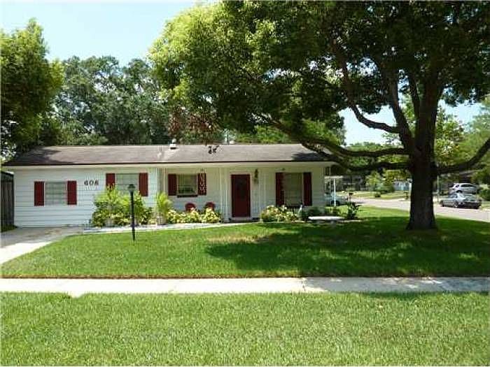 1st image of 606 Fairmont Dr