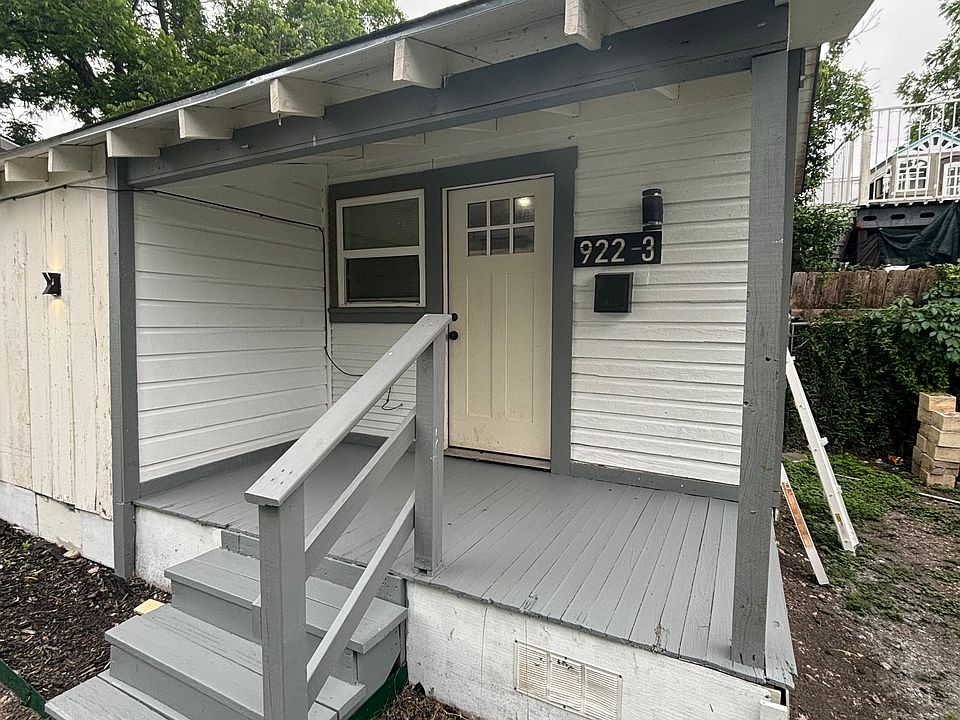 1st image of 922 E Crockett St #3