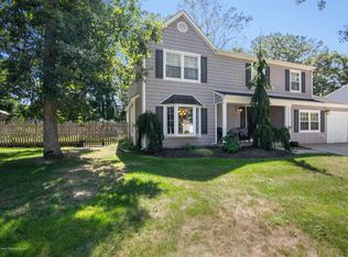 10 Weymouth Dr, Howell, NJ 07731