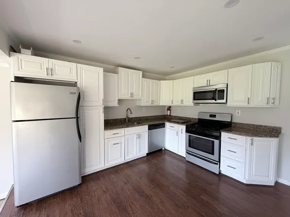 26 Orchard Ave, Pennington, NJ 08534