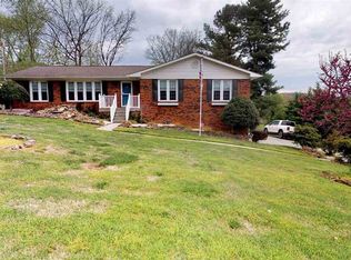 1640 Seven Oaks Dr, Morristown, TN 37814