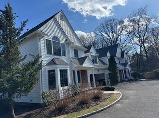 8 Ledge Ave, New Canaan, CT 06840