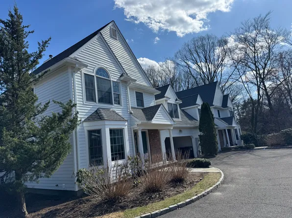 8 Ledge Ave, New Canaan, CT 06840