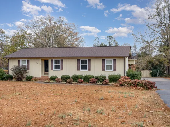 306 1st St, Broadway, NC 27505