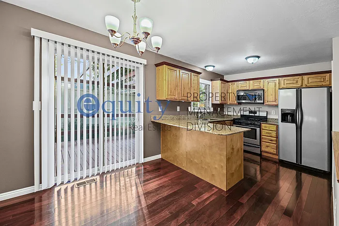 7102 E Brookhill Dr — Photo 5