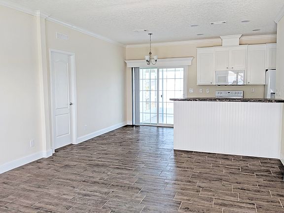 5th image of 245 Laurel Oak Dr