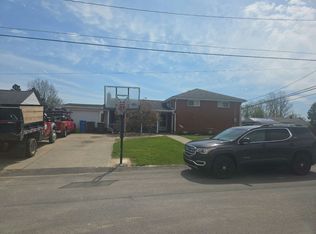 2704 Russell Dr, New Kensington, PA
