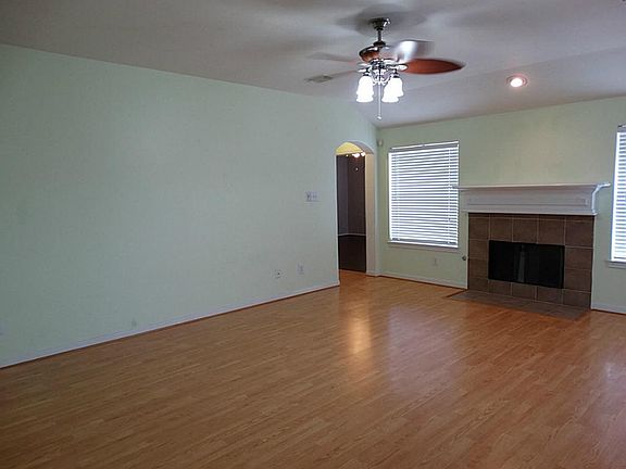 4th image of 15214 Millers Run Ln
