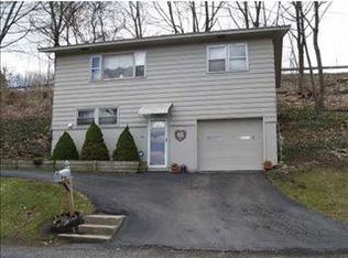 46 1st St, Camillus, NY 13031