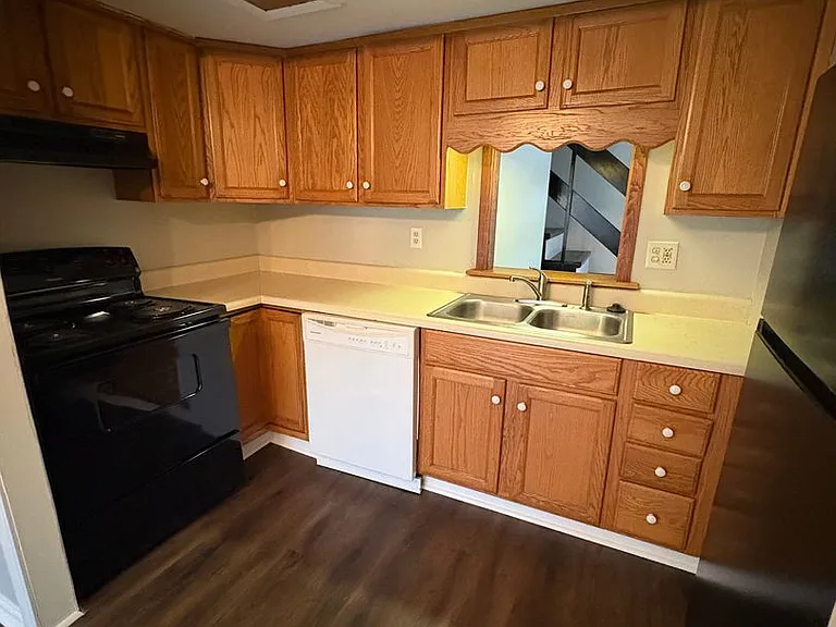 3706 E North St #M8 — Photo 6
