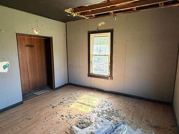 3rd image of 206 Center St