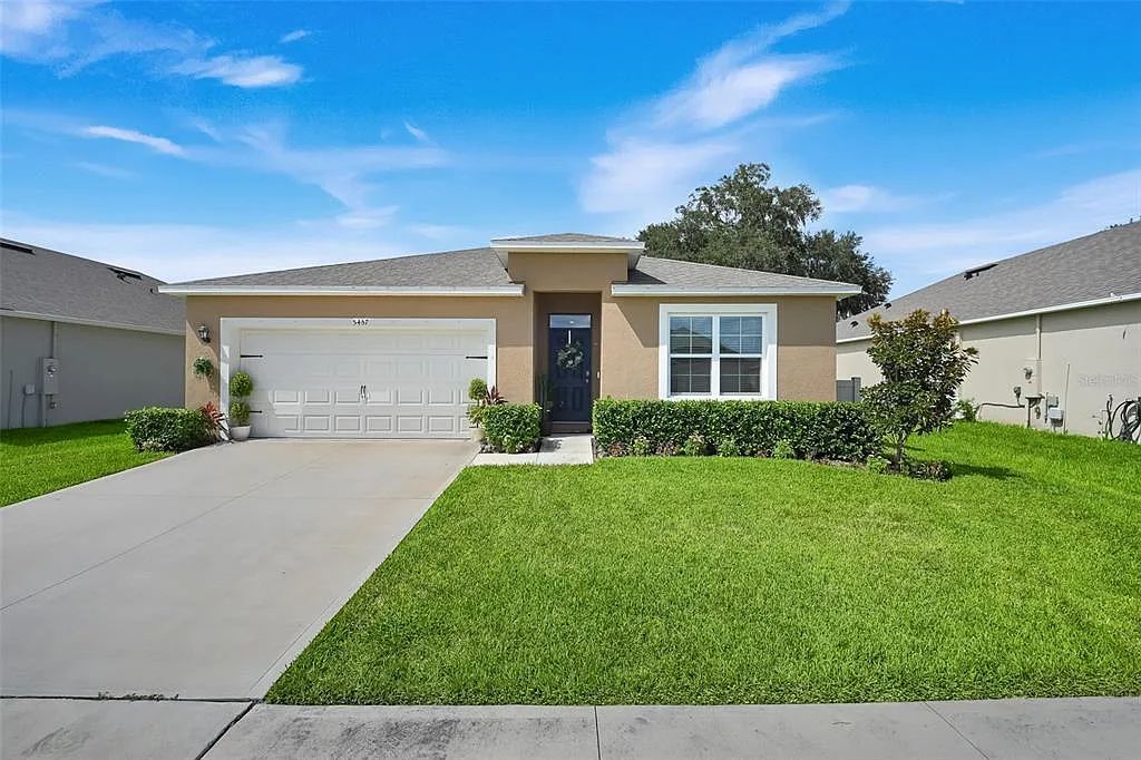 4 bed, 2.0 bath, 1846 sqft, $3,000 — Photo 1