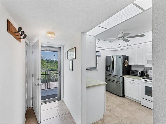 3rd image of 175 Kings Hwy APT 1035