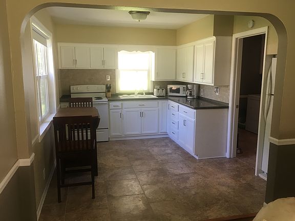 2nd image of 3543 E Jackson Blvd