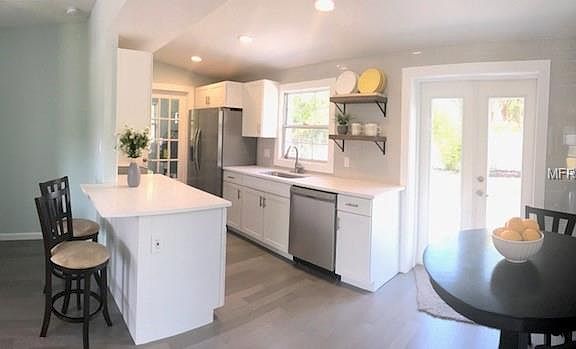 3rd image of 5581 Pershing St NE