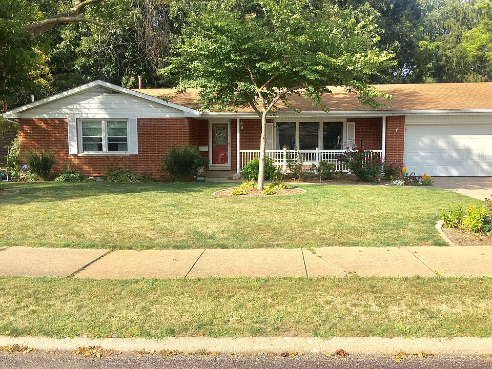 1st image of 3213 W Capitol Dr