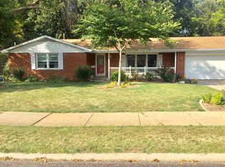 3213 W Capitol Dr, Peoria, IL