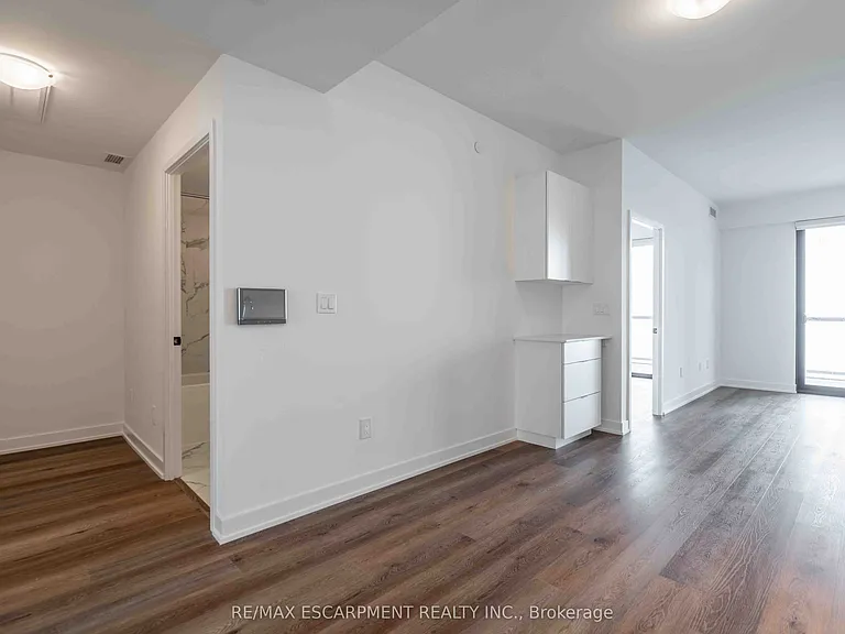 2075 Lakeshore Rd #707 — Photo 4