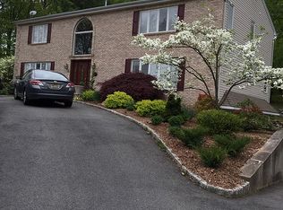 97 N Belair Ave, Cedar Knolls, NJ 07927