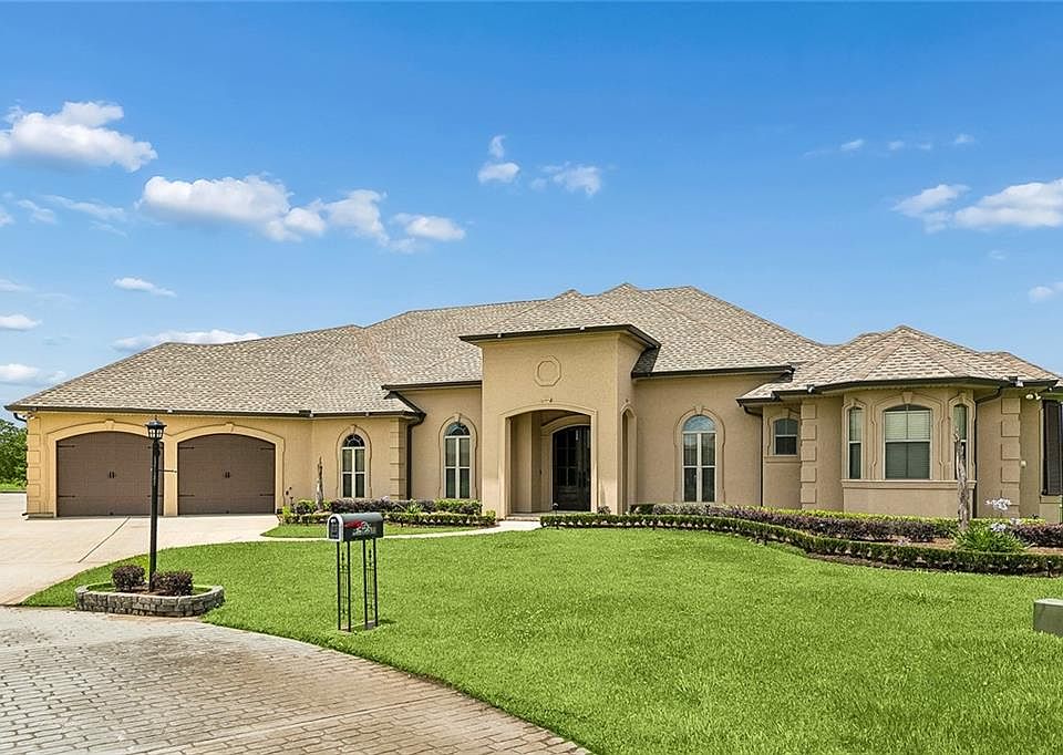 1st image of 102 Bailey Estates Dr
