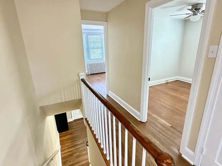 844 E Madison St — Photo 14