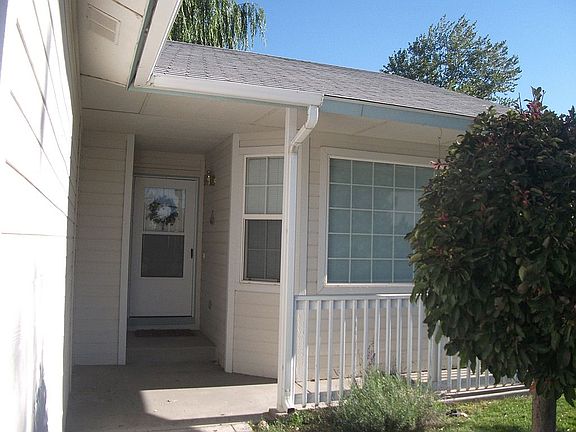 2nd image of 2722 Fox Ct