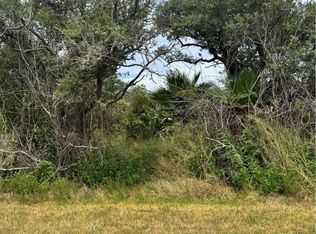 1402 N Pearl St, Rockport, TX 78382