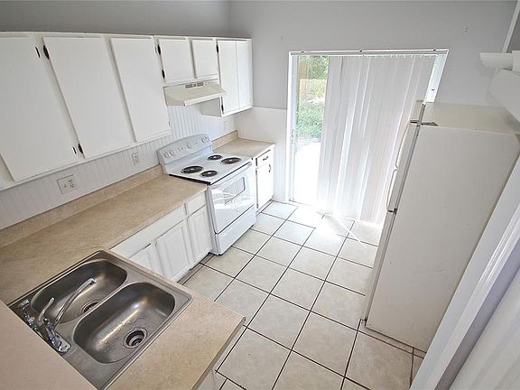 3rd image of 7672 Lake Gandy Cir
