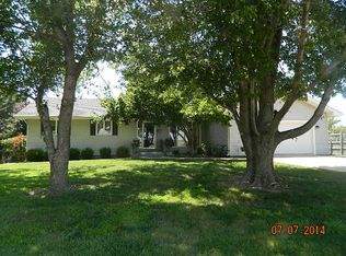3 Lomond Ter, Winfield, KS 67156