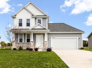 W218N16066 Tiger Lily Dr, Jackson, WI 53037