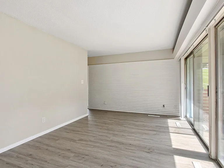 10561 Cypress Ave — Photo 13