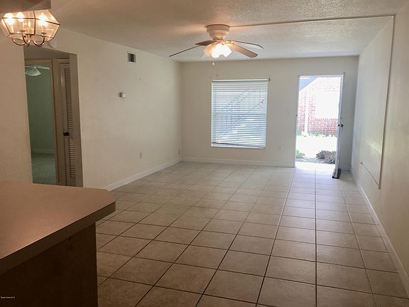 3rd image of 190 E Olmstead Dr Unit D4