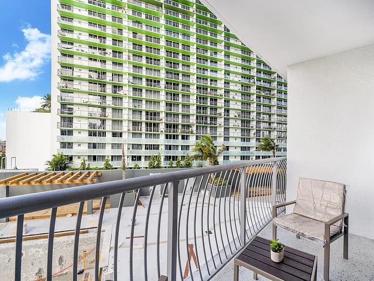 1750 N Bayshore Dr #1219 — Photo 12